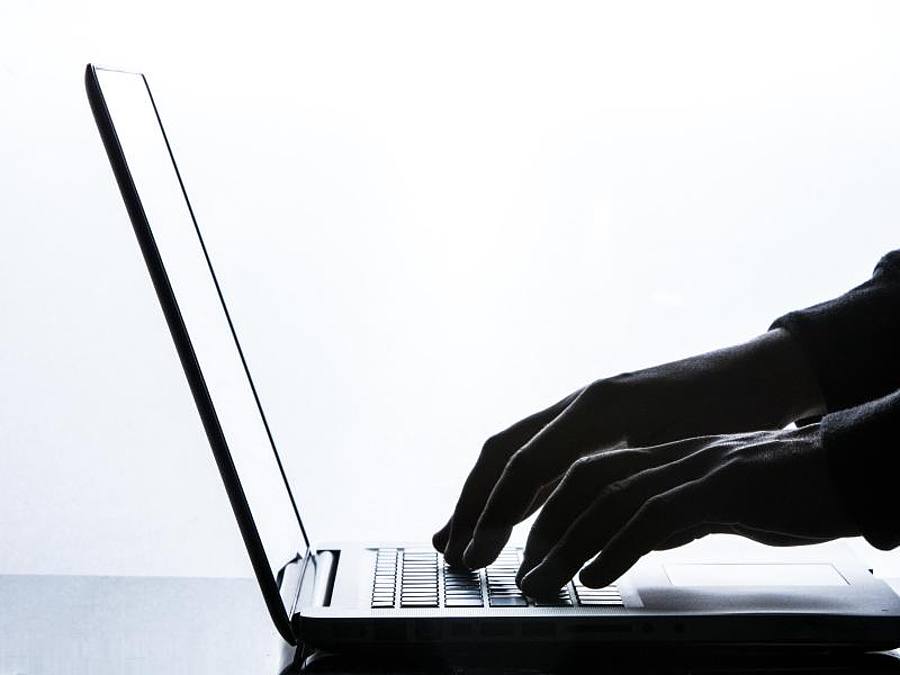 Die Nachfrage nach Laptops ist gestiegen. Foto: Silas Stein/dpa