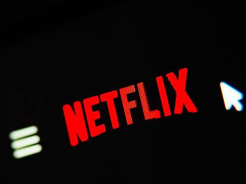 Netflix erzeugte im vergangenen Jahr nach eigenen Angaben rund 1,1 Millionen Tonnen Kohlendioxid. Foto: Nicolas Armer/dpa