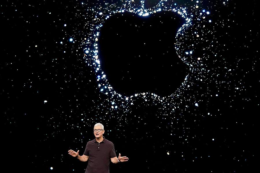 Apple-CEO Tim Cook spricht auf einer Veranstaltung auf dem Campus des Apple-Hauptquartiers in Cupertino.